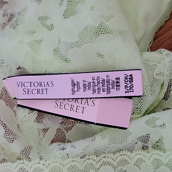 NWT Two Pairs Lace Victoria's Secret Hiphugger Panties Size Small - Picture 4 of 9